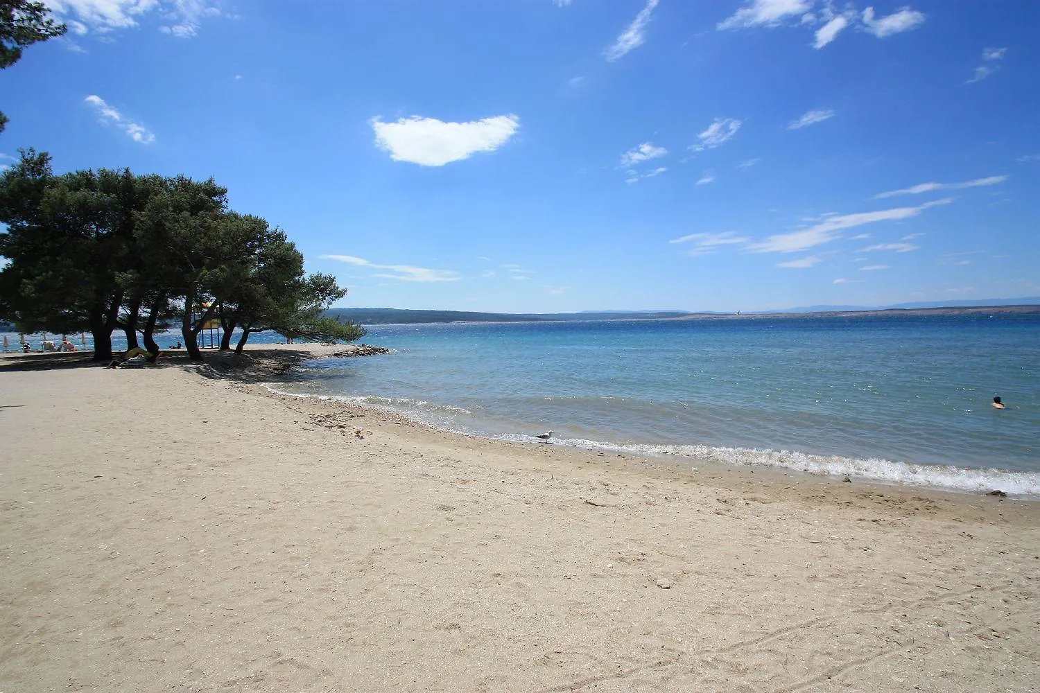 Idyllisches Apartment Nur 400 Meter Zum Sandstrand Mit Meerblick, Wifi Und Privatparkplatz Crikvenica