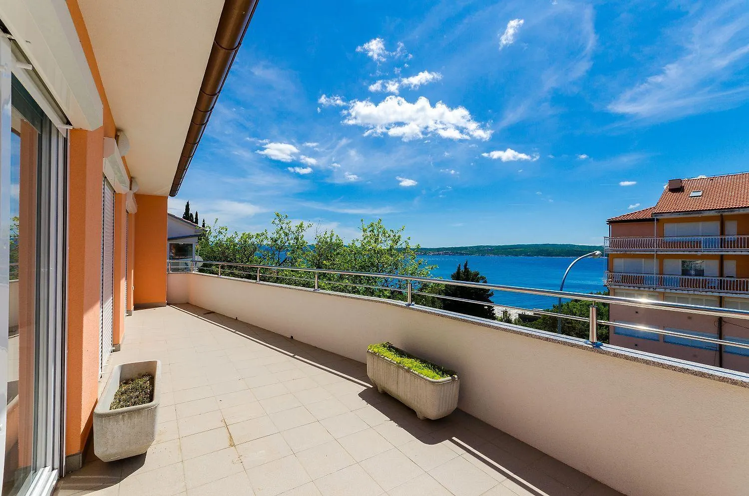 Idyllisches Apartment Nur 400 Meter Zum Sandstrand Mit Meerblick, Wifi Und Privatparkplatz Crikvenica